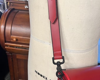 Small cross shoulder bag w/ 2 inner pockets