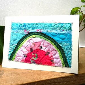 Watermeloen wenskaart. Leeg van binnen. Zomercadeau. Baby shower of gewoon omdat. Moderne quilt textiel kunst of vezel kunst. E-mailillust art