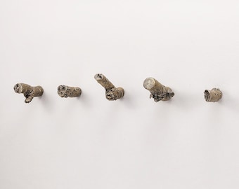 Bronze Twig Wall Hook: Nature-Inspired Decorative Hanger
