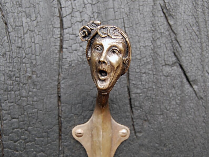 Gancho de pared Art Déco de bronce: colgador de escultura de jazz de los años 20. N.° 5 imagen 11