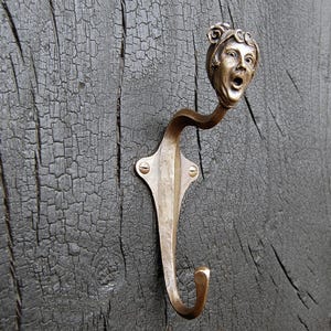 Gancho de pared Art Déco de bronce: colgador de escultura de jazz de los años 20. N.° 5 imagen 3