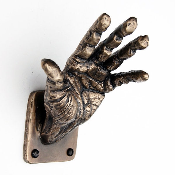 Handjashaak 2, handmuurdecoratie, muurkunst, handkunst, bronzen sculptuur, muurhaak, eigenzinnige kapstokhaak, galerijbrons, handige kunst