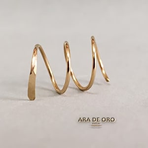 トリプルフープイヤリング 14K、ゴールド耳通しイヤリング、トリプルローブイヤリング、トリプルピアスフープ、ダブルスパイラルイヤリング、軟骨イヤリング