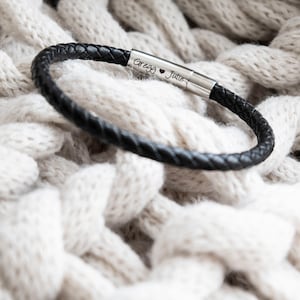 Zilveren herenarmband met verborgen boodschap, leren armband, gepersonaliseerde herenarmband, cadeau voor hem