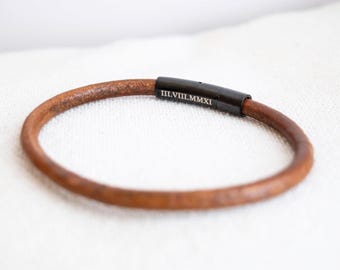 Men's Leather Hidden Message Bracelet, Leather bracelet, Men's Personalized Bracelet, Gift for him RLB