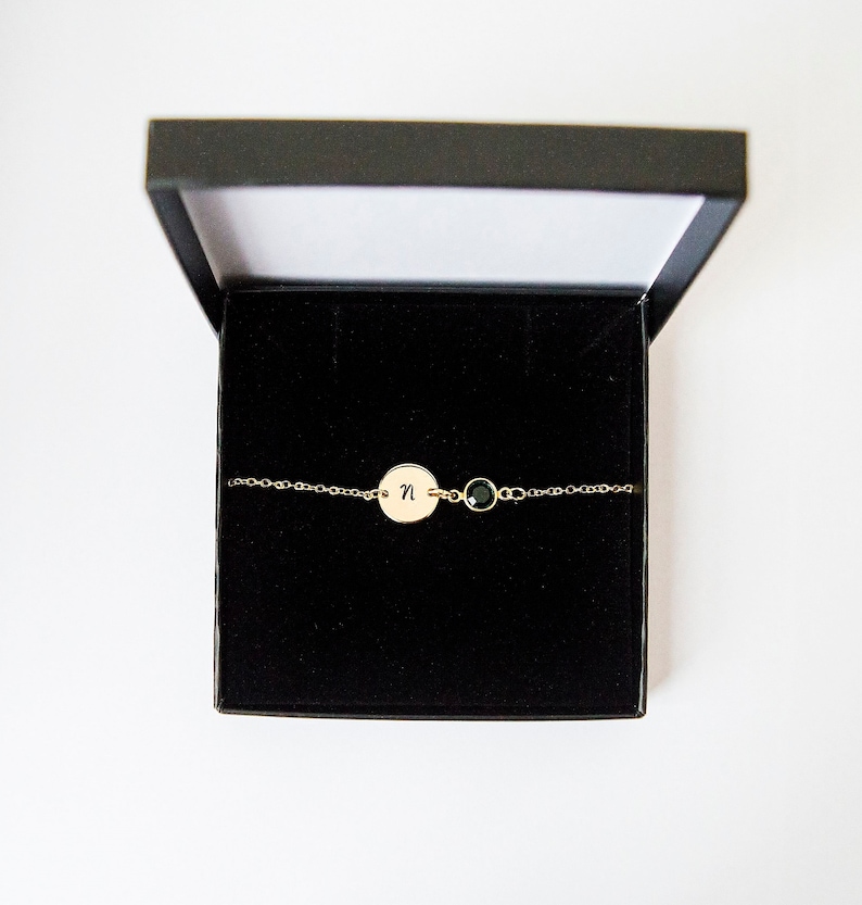 Gold Birthstone & Initial Bracelet, Gold plated Bracelet, Personalised Disc Bracelet, Initial Bracelet, Birthstone bracelet imagem 8