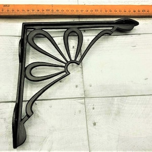 CAST IRON DAISY shelf bracket 9&quot; x9&quot; black finish - ideal for 9.5&quot;-12&quot; shelves - vintage antique ironmongery