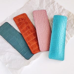 Astuccio portapenne in vera pelle, Custodia portapenne in pelle di coccodrillo, Portapenne per due penne, Accessori per planner, Articoli essenziali per planner, Regalo per scrittore