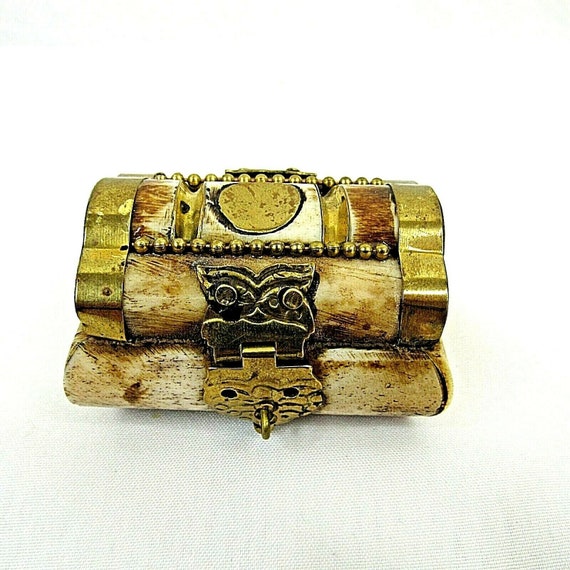 VINTAGE SMALL SILVER CAMEL HINGED LID CHEST TRINKET JEWELRY BOX