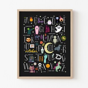 Peut inclure: Une affiche d'alphabet noir et blanc avec des illustrations sur le th&egrave;me d'Halloween. Chaque lettre de l'alphabet est associ&eacute;e &agrave; une image effrayante, comme un fant&ocirc;me, une chauve-souris, une araign&eacute;e et une citrouille. L'affiche comprend &eacute;galement les mots "Octobre" et "Trick or Treat".