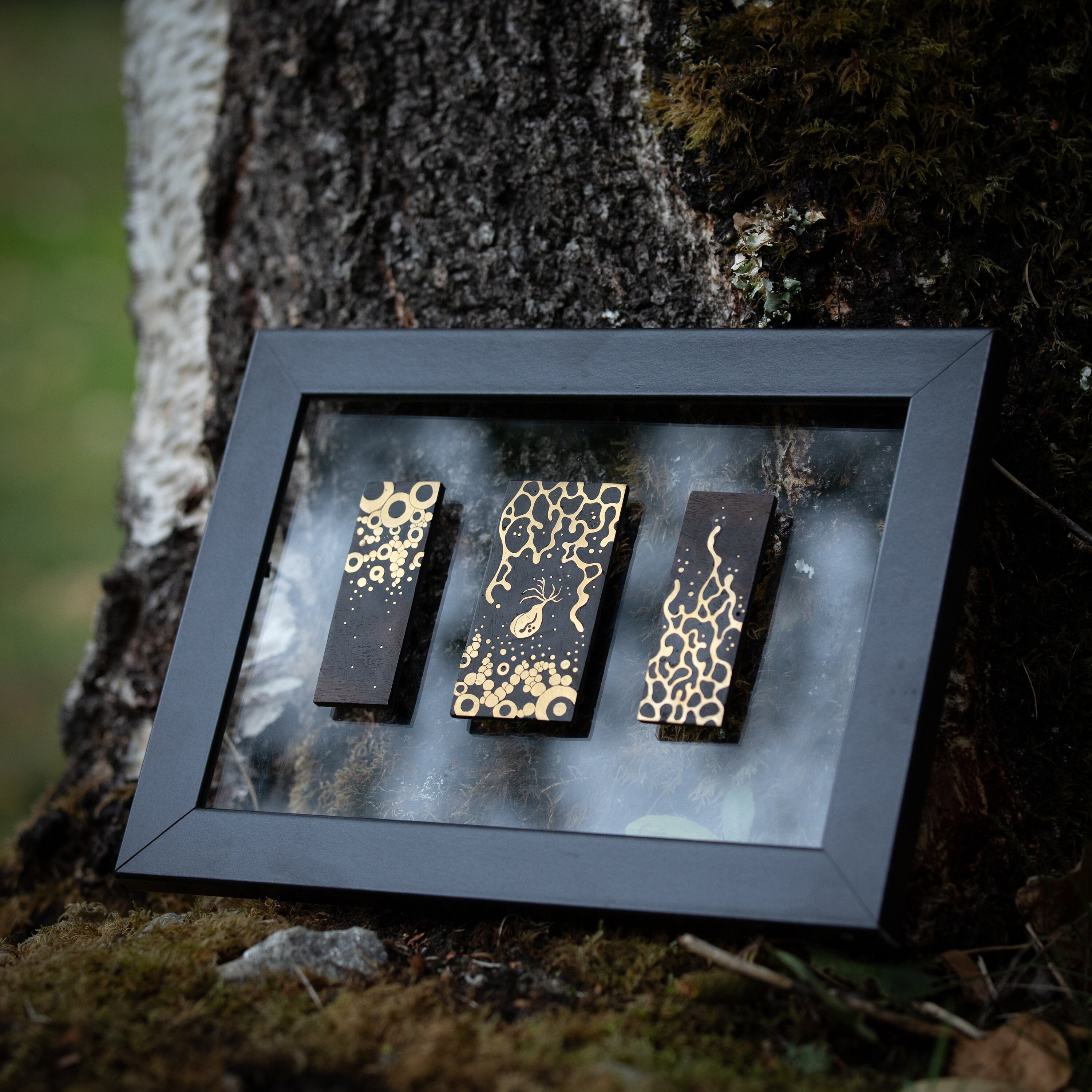 Équilibre, Triptyque Incrustation Laiton Dans Ébène Ajustage