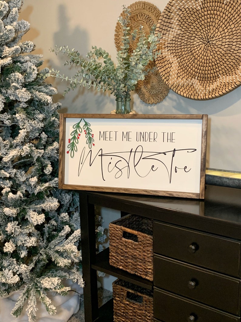 Meet me Under the Mistletoe sign. Mistletoe decor. Christmas | Etsy