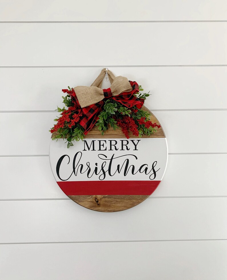 Round Christmas Sign Ideas