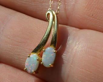 Minimalist 14ct Yellow Gold Opal Pendant