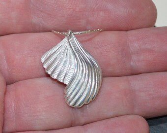 Silver Sliding Scalloped Shell Pendant