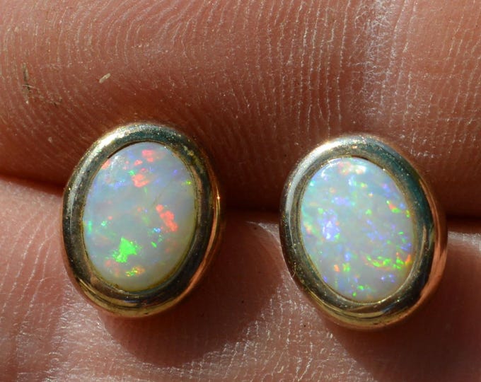 9ct Gold Opal Stud Earrings