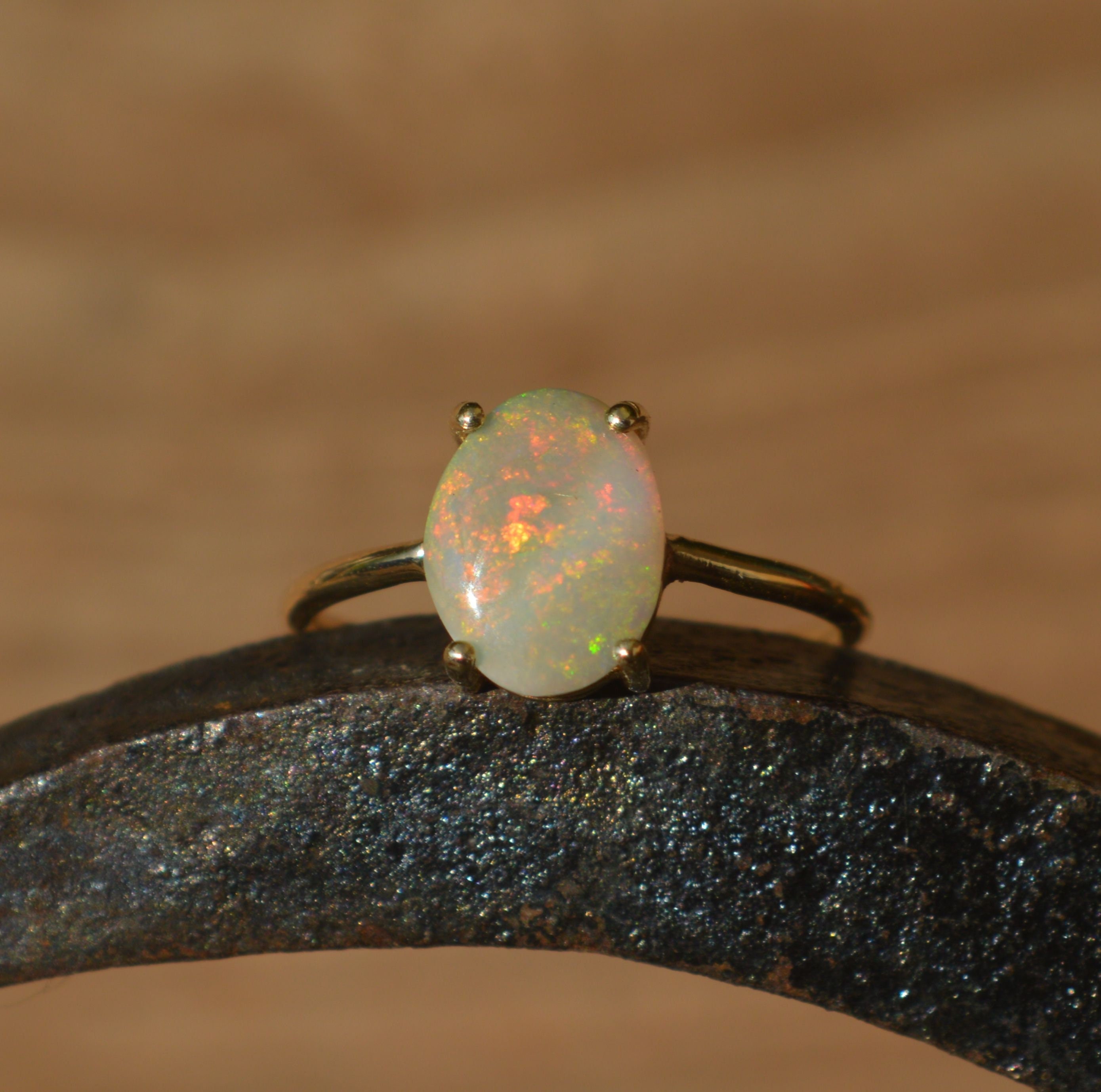 9ct Gold Oval Coober Pedy Opal Ring