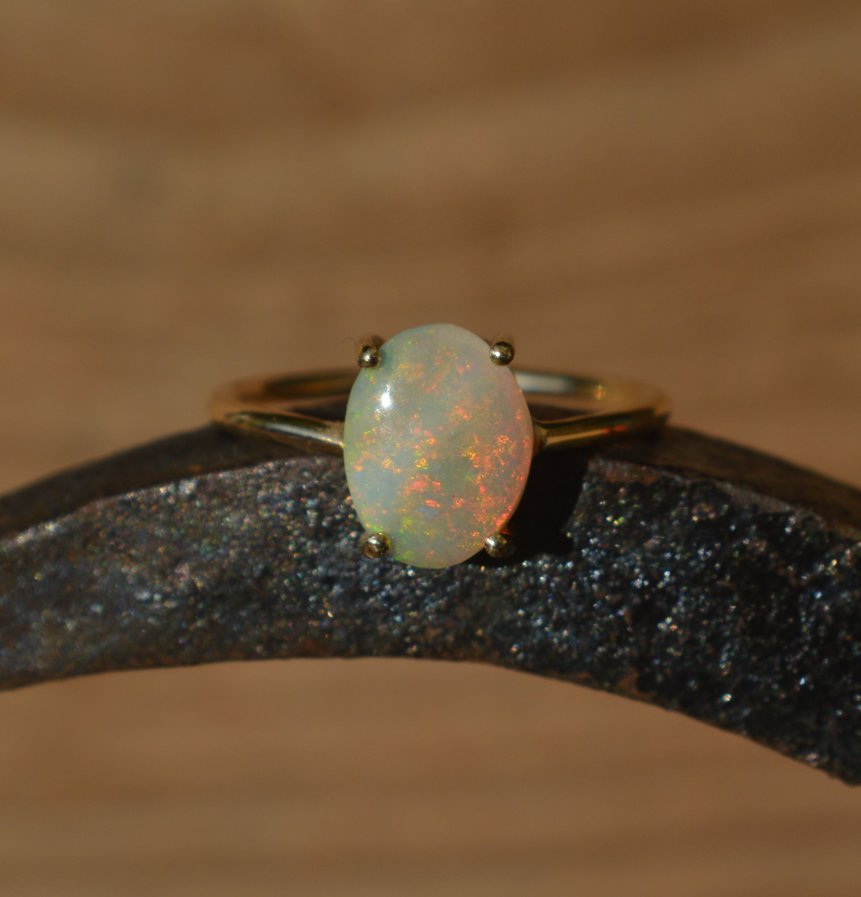 9ct Gold Oval Coober Pedy Opal Ring