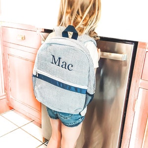 Zaini per neonati personalizzati, zaini per bambini piccoli con monogramma, zaino in seersucker, borsa per libri per la scuola materna, regali personalizzati per neonati