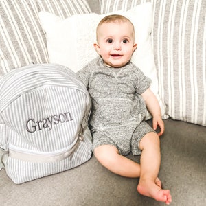 Sacs à dos personnalisés pour bébé, sacs à dos à monogramme pour tout-petit, sac à dos en seersucker, cartable préscolaire, cadeaux personnalisés pour bébé