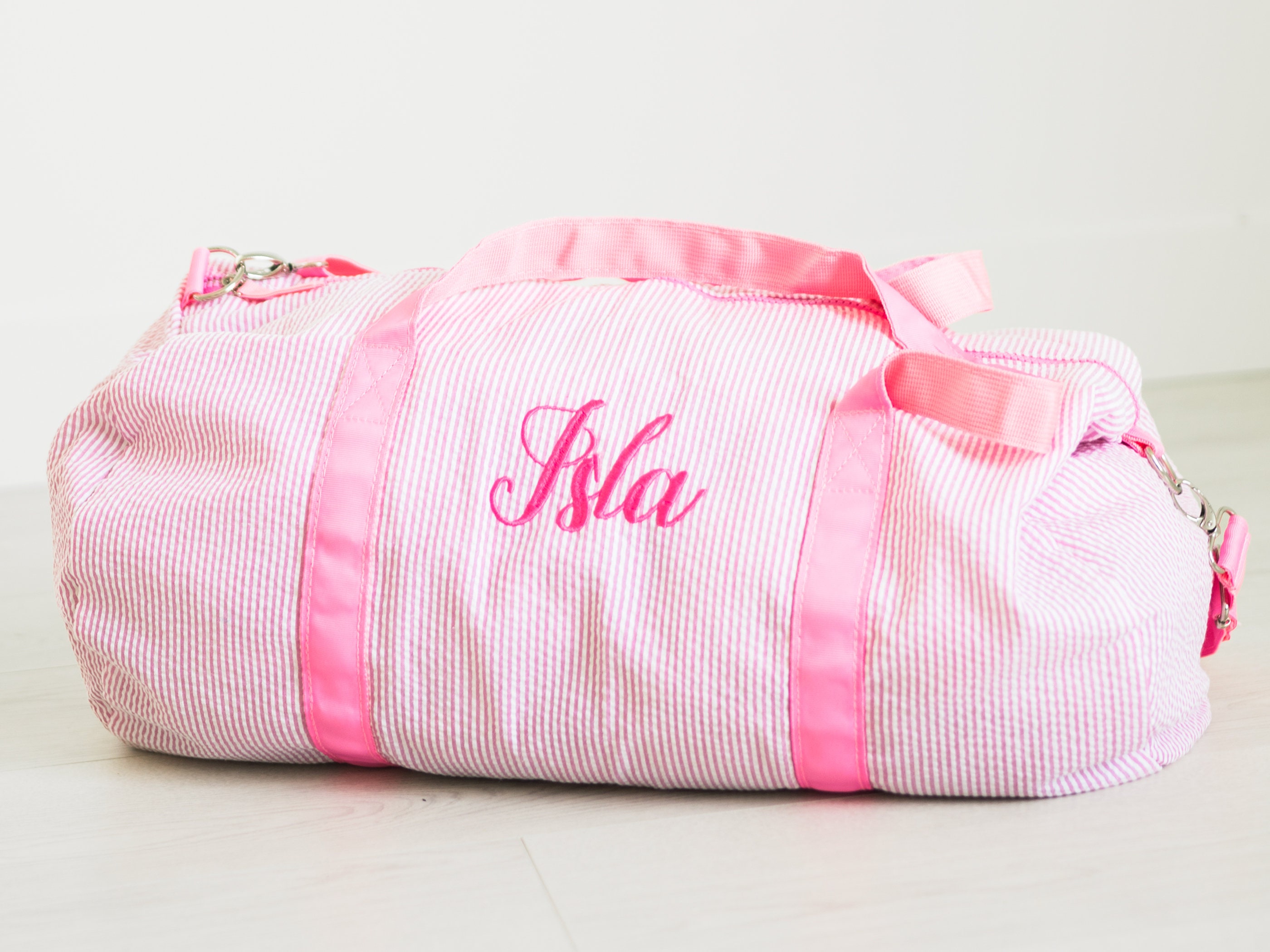  MT WORLD Toddler Dance Bag for Girls Personalized Travel Duffel  Bags for Kids Seersucker Overnight Bag Toddler Weekender Bag Monogrammed  Small Duffle Bag Pink Kids Ballet Bag Gym Bag (Pink)