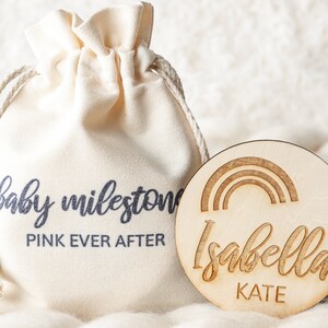 Signes de bébé personnalisés | Lot de 4 cartes jalons bébé | Disques jalons bébé | Panneaux en bois pour bébé | Meilleur cadeau de bébé | Cadeau bébé fille | Cadeau bébé garçon