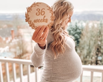 Pregnancy Milestone Signs | Weekly Pregnancy Wood Discs | Pregnancy Milestone Cards | Photo Props for Pregnancy Photos | Pregnancy Gift