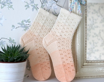 Pearly Dot Socks PDF Knitting Pattern