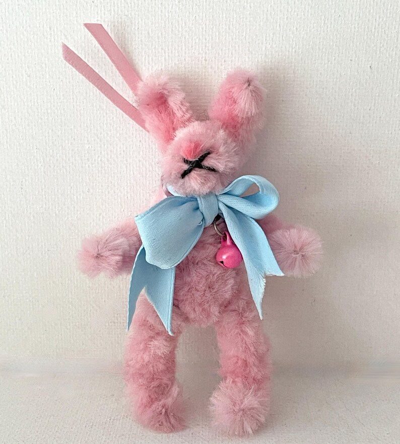 Pipe Cleaners Keychain Rabbit Miniature Handmade Pipe Cleaner Pink Bunny Rabbit, Fully Posable, 9cm ...