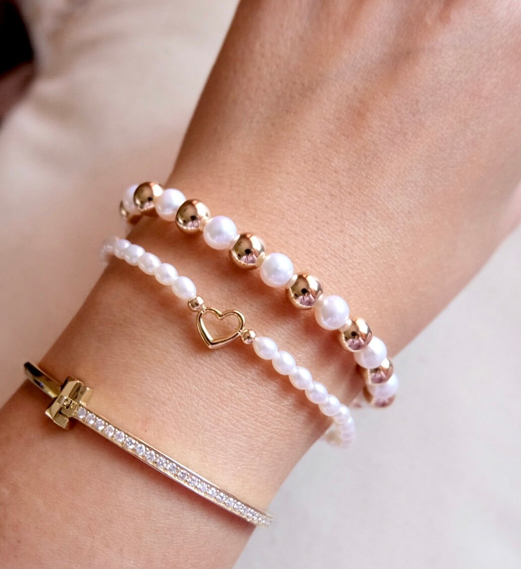 Pearl Bracelet With Heart Centerpiece - Etsy