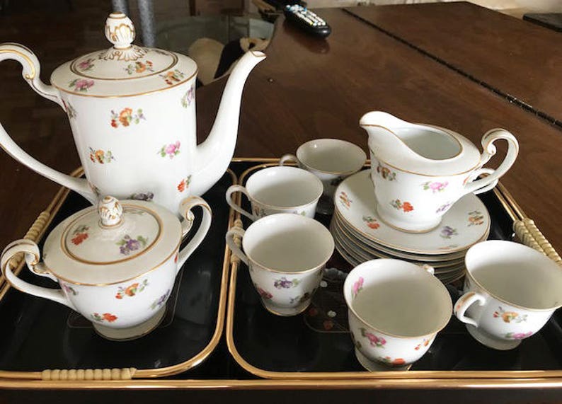 VINTAGE TEA SET