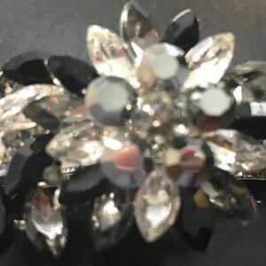 New Silver Floral With Iridescent Rhinestone 3 1/2''Hair