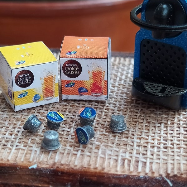 Maßstab 1:12 - Handgefertigte Miniatur, realistisches Miniaturessen für das Puppenhaus, Nescafe-Packung und Kaffeekapsel