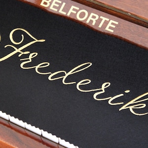 Piano key runner with custom text – up to 20 characters – 100% wool – 16 colors – perfect gift! 090.1