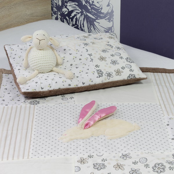 Babydecke mit Kissen Patchwork Kuscheldecke Geburtsdecke 3D Aplikation Hase, crem