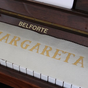 Personalized Piano Runner with Name | Music Design | 130×16 cm | 16 Felt Colors | Custom Embroidery