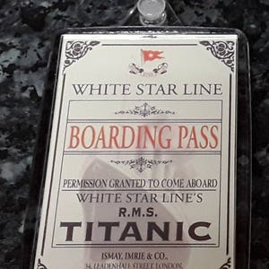 Porte-clés géant pour carte d'embarquement du Titanic. Réplique du design du billet de 1912