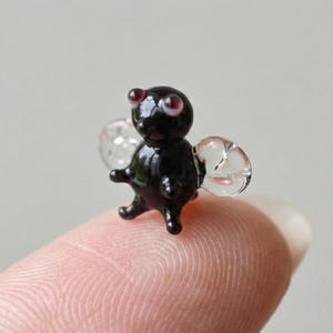 Tiny Glass Animals, Insect Art, Glass Animals, Bug Decor, Mini Glass Animals, Fly, Glass Bugs, Lampwork Glass, Bugs, Glass Figurines