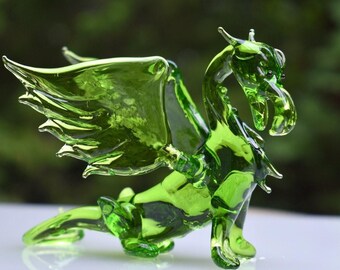 ドラゴンの像、ガラス彫刻、グリーンガラスドラゴン、ファンタジー装飾