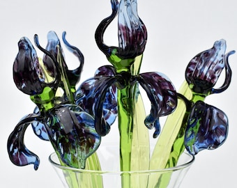 Iris en verre fait main avec motif guépard bleu — Sculpture de fleurs à longue tige, oeuvre d'art de collection unique