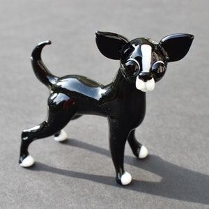 Figurine chihuahua, cadeaux chihuahua, chihuahua noir, cadeau commémoratif de chien, art chihuahua, animaux en verre soufflé, statue de chihuahua, chien en verre