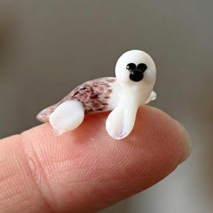 Seal, Ocean Decor, Tiny Glass Animals, Sea Creatures, Ocean Art, Mini Glass Animals, Sea Animals, Glass Figures, White Seal, Miniature