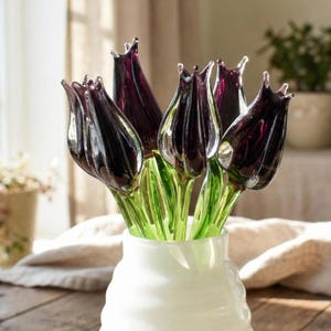 Fiori di tulipano in vetro viola, regalo per mamme gotiche, bouquet di fiori in vetro soffiato - Fiori in vetro per il mese di nascita - Fiori di tulipano in vetro con steli