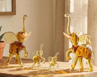 ガラス製の象の家族フィギュアセット – 手作りの琥珀色の透明な動物