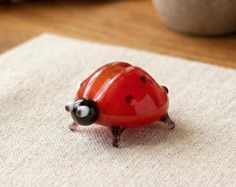 ムラーノガラスのてんとう虫：小さな手作りの昆虫の置物 - Etsy 日本