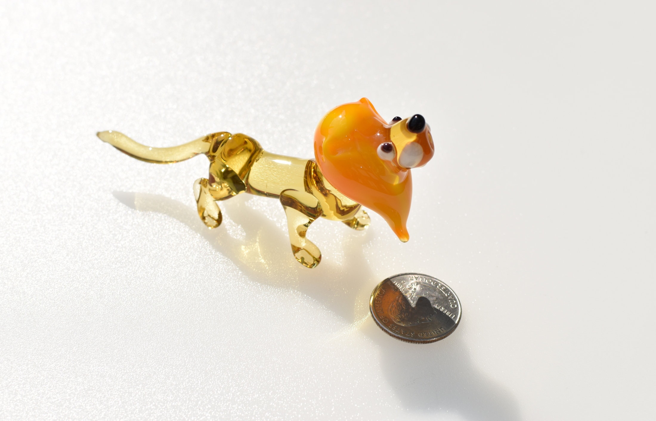 手作りガラス製ライオンの置物：コレクター向け炎加工アート、4インチ