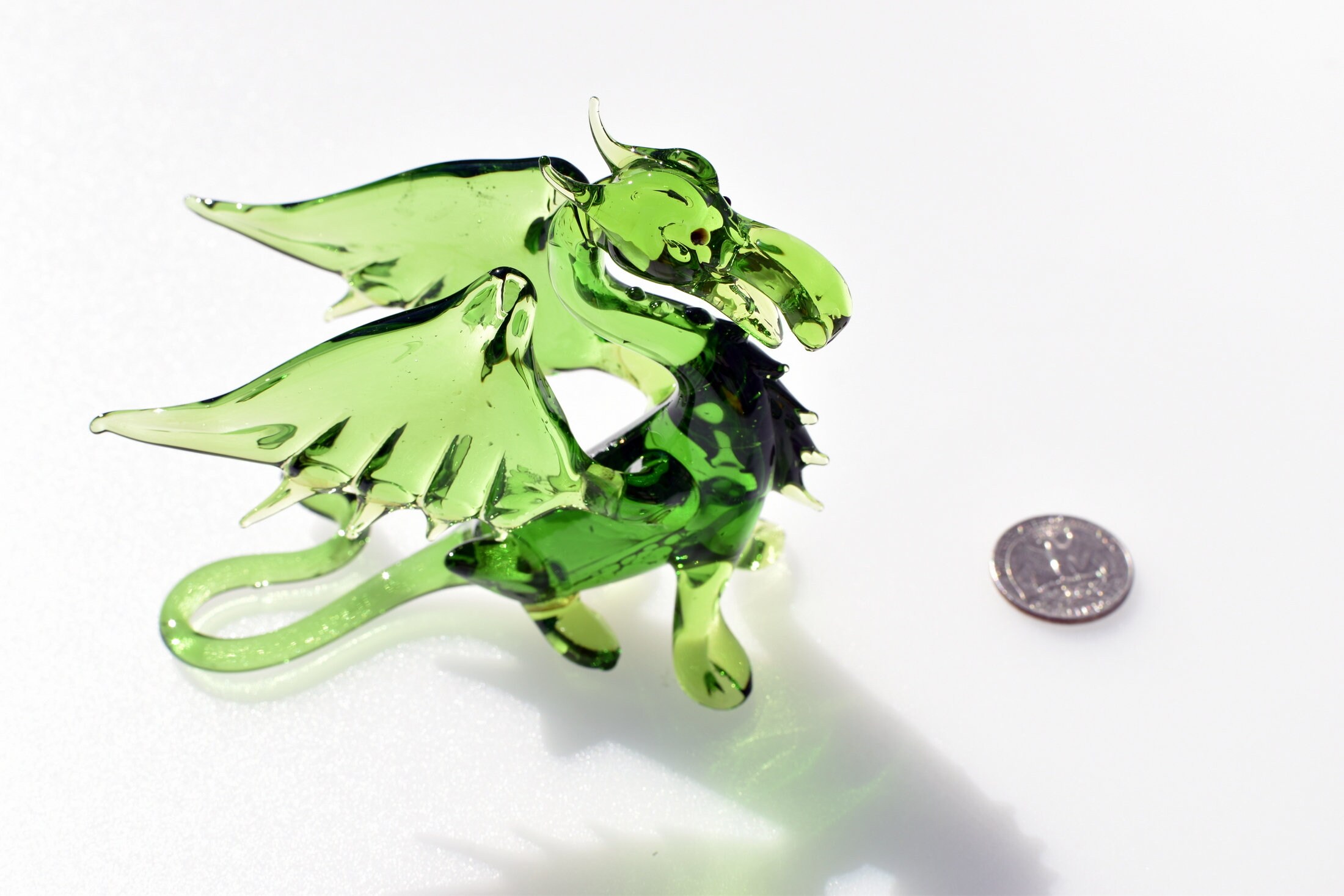 緑色のガラス製ドラゴンの像、ガラス彫刻、ファンタジー装飾、ドラゴン