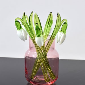 Beautiful  white glass snowdrops  flower. Excellent addition to your glass collection, unique gift. Each flower is priced individually.