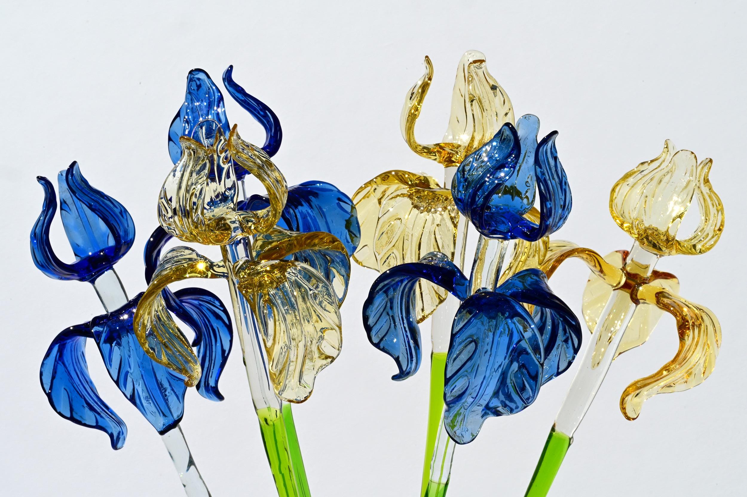 手吹きガラスのアイリスの花束：青と金の花、炎を使ったアート - Etsy 日本