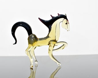 手作りのガラス製馬の置物：収集価値のある動物の彫刻 - Etsy 日本